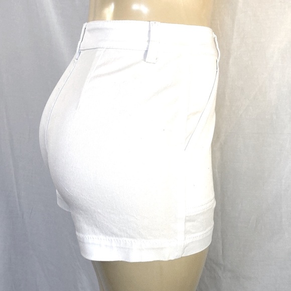 COPPER KEY Juniors White Shorts Button Fly Size 5 Utility Style 2.75” Inseam NWT - Picture 5 of 7